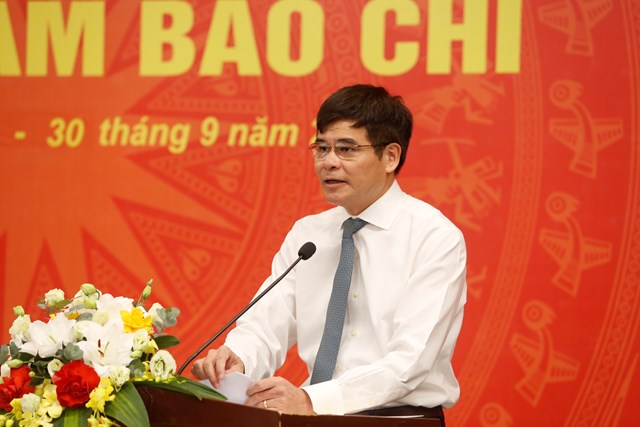 Ông Dương Hoàng Hương, Giám đốc Sở Văn hóa, Thể thao và Du lịch tỉnh Phú Thọ - Trưởng Ban Tổ chức Trung tâm báo chí phát biểu.