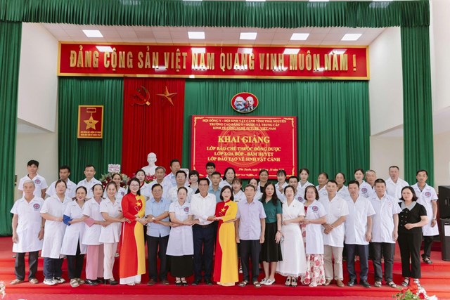 Khai giảng lớp học Đ&#244;ng Y v&#224; Sinh Vật Cảnh năm 2025 tại Th&#225;i Nguy&#234;n - Ảnh 1