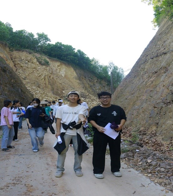 Trường Đại học Khoa học: Khoa T&#224;i nguy&#234;n v&#224; M&#244;i trường n&#226;ng cao chất lượng gi&#225;o dục v&#224; đ&#224;o tạo qua nhiều hoạt động thực tế - Ảnh 1