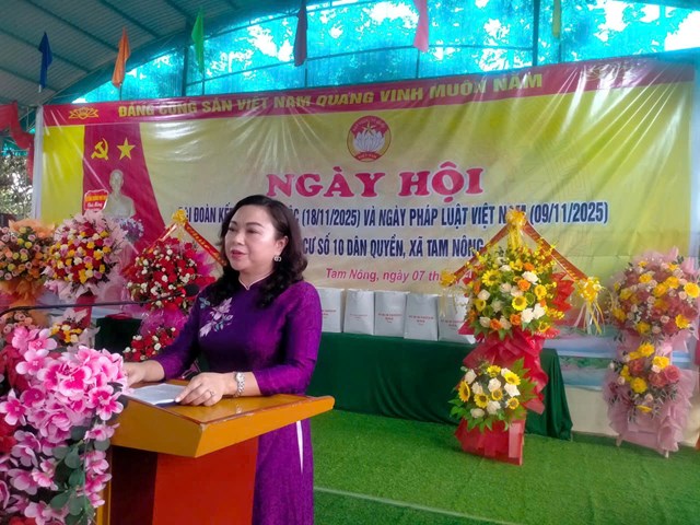 Bà Đặng Bích Ngọc, TUV- Phó Trưởng đoàn đại biểu Quốc Hội khóa 15 tỉnh Phú Thọ phát biểu