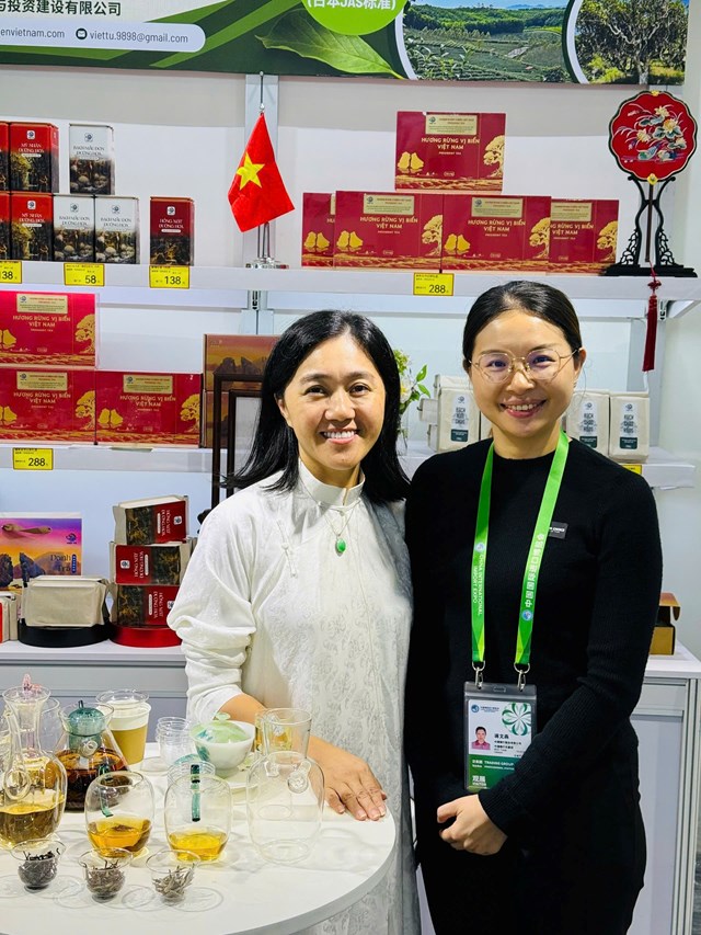 Tr&#224; Việt T&#250;: Mang theo h&#236;nh ảnh quốc gia, qua một ch&#233;n tr&#224; kết bạn với thế giới - Ảnh 2