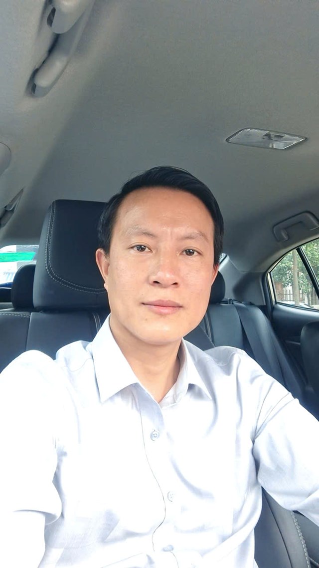 Thầy giáo Nguyễn Đình Chiểu dạy lái xe bằng tâm của mình