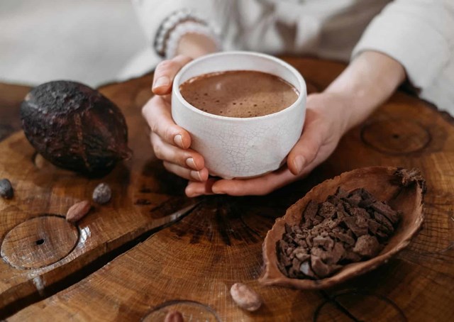 Cacao n&oacute;ng lu&ocirc;n l&agrave; một biểu tượng của m&ugrave;a đ&ocirc;ng, m&oacute;n đồ uống giản dị nhưng đầy m&ecirc; hoặc trong m&ugrave;a đ&ocirc;ng lạnh gi&aacute; (Ảnh minh họa)&nbsp;