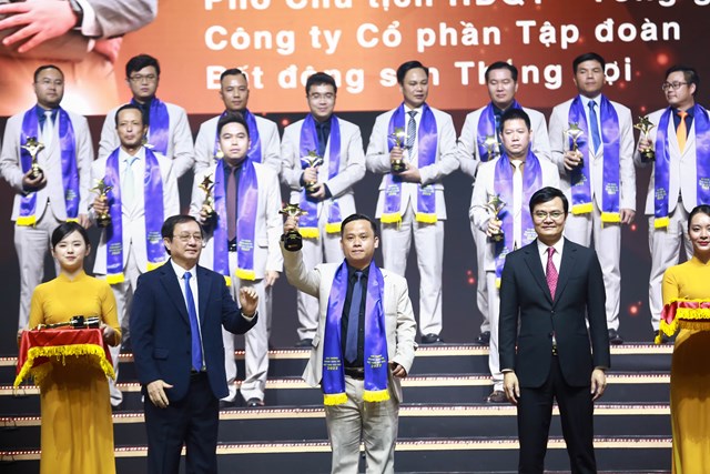 Ông Nguyễn Thanh Quyền nhận giải thưởng Top 100 Doanh nhân trẻ tiêu biểu năm 2022