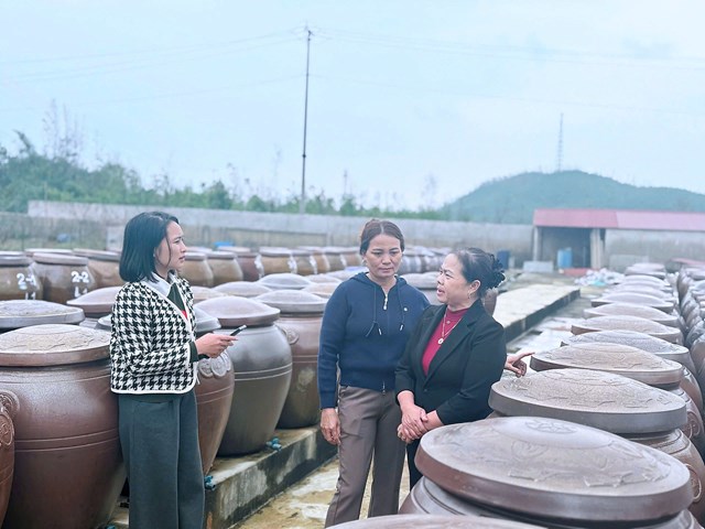 Ngo&agrave;i nước mắm, đơn vị c&ograve;n chế biến mắm t&ocirc;m