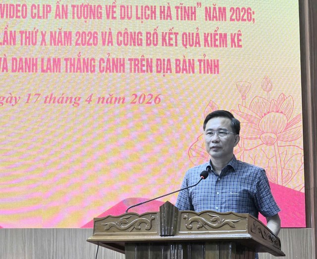 Gi&aacute;m đốc Sở Văn h&oacute;a, Thể thao v&agrave; Du lịch H&agrave; Tĩnh, &ocirc;ng Nguyễn Viết Trường ph&aacute;t biểu tại hội nghị