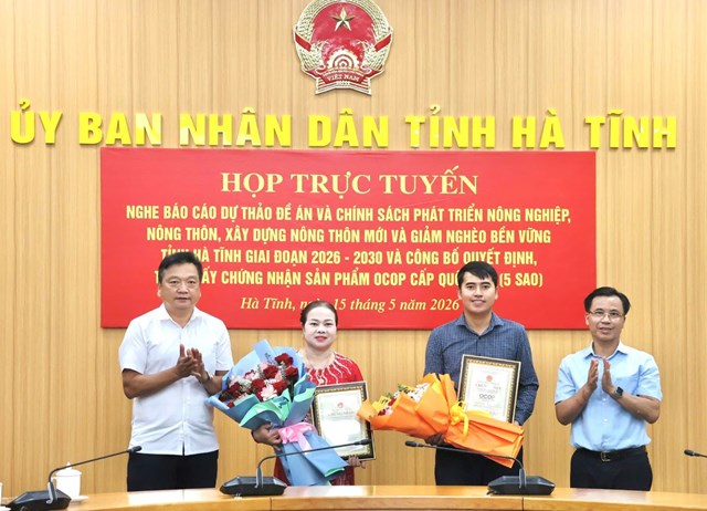 &nbsp;Trao chứng nhận 2 sản phẩm nước mắm đạt OCOP 5 sao