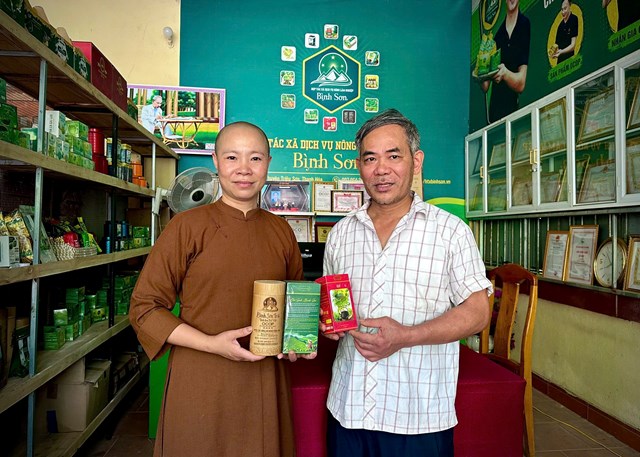 HTX N&ocirc;ng l&acirc;m nghiệp B&igrave;nh Sơn ph&aacute;t triển v&ugrave;ng nguy&ecirc;n liệu gắn với sản phẩm OCOP