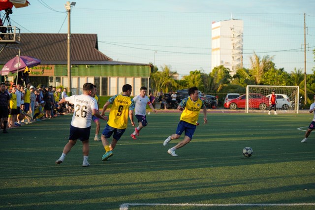 Những pha b&oacute;ng hấp dẫn tại trận chung kết giữa FC B&aacute;o ch&iacute; H&agrave; Tĩnh - FC B&aacute;o ch&iacute; Nghệ An