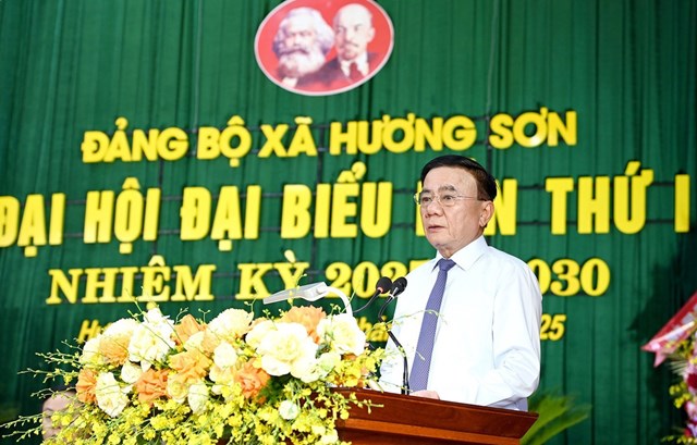 Ủy vi&ecirc;n Bộ Ch&iacute;nh trị, Thường trực Ban B&iacute; thư Trần Cẩm T&uacute; dự v&agrave; ph&aacute;t biểu chỉ đạo tại Đại hội đại biểu Đảng bộ x&atilde; Hương Sơn, nhiệm kỳ 2025&ndash;2030.