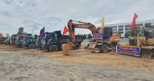 M&aacute;y m&oacute;c chuẩn bị khởi c&ocirc;ng dự &aacute;n