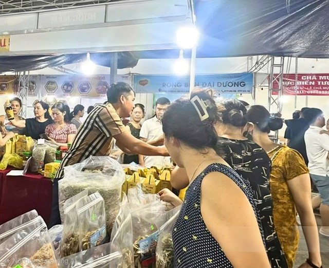 C&aacute;c sản phẩm c&ocirc;ng nghiệp n&ocirc;ng th&ocirc;n ti&ecirc;u biểu H&agrave; Tĩnh được kh&aacute;ch h&agrave;ng đ&aacute;nh gi&aacute; cao
