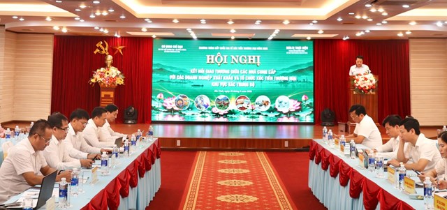 To&agrave;n cảnh buổi hội nghị