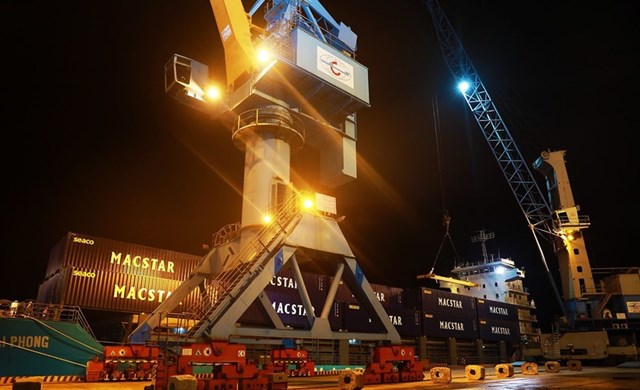Cảng Vũng &Aacute;ng đ&oacute;n 5 chuyến t&agrave;u container sau hơn một th&aacute;ng khai th&aacute;c tuyến mới