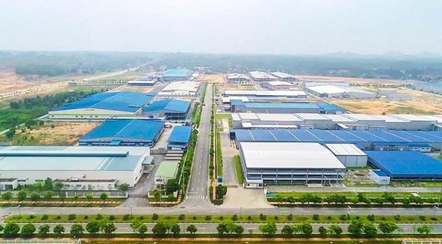 Gần 400 dự &aacute;n đầu tư v&agrave;o c&aacute;c khu kinh tế, khu c&ocirc;ng nghiệp