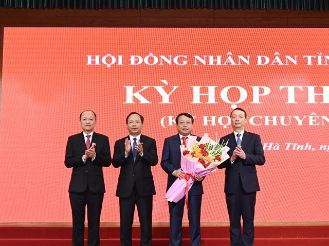 &Ocirc;ng Dương Tất Thắng được bầu giữ chức Ph&oacute; Chủ tịch HĐND tỉnh H&agrave; Tĩnh