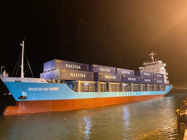 Dự &aacute;n sẽ cung cấp dịch vụ bốc xếp, vận chuyển v&agrave; lưu giữ h&agrave;ng h&oacute;a tổng hợp, container cho khu vực H&agrave; Tĩnh v&agrave; c&aacute;c v&ugrave;ng l&acirc;n cận