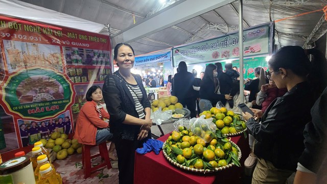 Thương hiệu cam chanh H&agrave; Tĩnh ghi dấu ấn tại Hội chợ