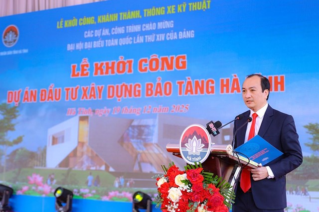 &Ocirc;ng Nguyễn Duy Đức - Gi&aacute;m đốc BQL Dự &aacute;n đầu tư x&acirc;y dựng c&ocirc;ng tr&igrave;nh giao th&ocirc;ng v&agrave; ph&aacute;t triển đ&ocirc; thị tỉnh H&agrave; Tĩnh ph&aacute;t biểu về Dự &aacute;n Bảo t&agrave;ng H&agrave; Tĩnh.