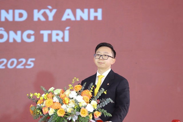 &Ocirc;ng Phạm Nhật Qu&acirc;n Anh &ndash; Tổng Gi&aacute;m đốc VinMetal ph&aacute;t biểu tại buổi khởi động c&aacute;c dự &aacute;n của Tập đo&agrave;n Vingroup tại H&agrave; Tĩnh