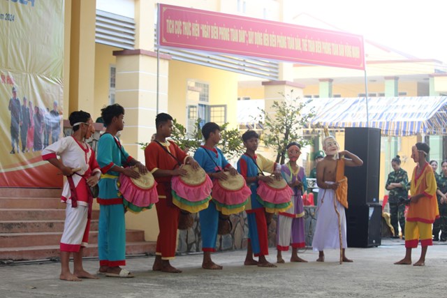 T&#226;y Ninh: Thắm t&#236;nh qu&#226;n d&#226;n trong Chương tr&#236;nh &quot;Xu&#226;n bi&#234;n ph&#242;ng ấm l&#242;ng d&#226;n bản&quot; năm 2024 - Ảnh 13