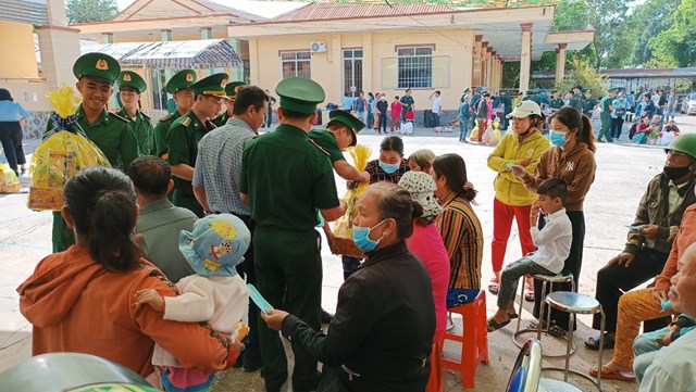 T&#226;y Ninh: Thắm t&#236;nh qu&#226;n d&#226;n trong Chương tr&#236;nh &quot;Xu&#226;n bi&#234;n ph&#242;ng ấm l&#242;ng d&#226;n bản&quot; năm 2024 - Ảnh 7