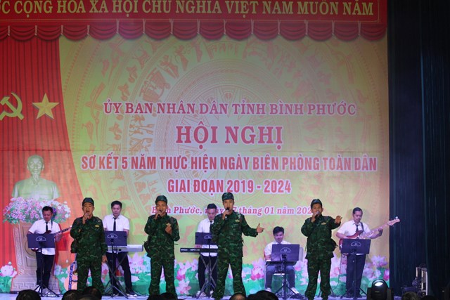 B&#236;nh Phước: Sơ kết 5 năm thực hiện “Ng&#224;y bi&#234;n ph&#242;ng to&#224;n d&#226;n” giai đoạn 2019 - 2024 - Ảnh 1