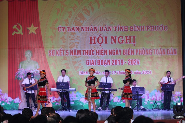 B&#236;nh Phước: Sơ kết 5 năm thực hiện “Ng&#224;y bi&#234;n ph&#242;ng to&#224;n d&#226;n” giai đoạn 2019 - 2024 - Ảnh 5