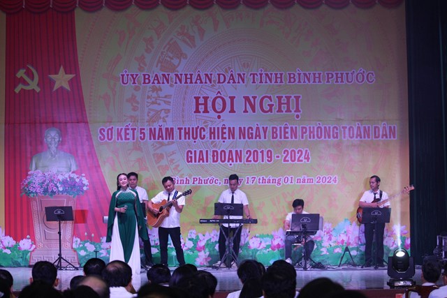 Một số tiết mục văn nghệ ch&agrave;o mừng tại Hội nghị&nbsp;Sơ kết 5 năm thực hiện &ldquo;Ng&agrave;y bi&ecirc;n ph&ograve;ng to&agrave;n d&acirc;n&rdquo; giai đoạn 2019 - 2024