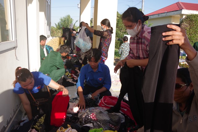 Huyện C&#249; Lao Dung (tỉnh S&#243;c Trăng): Nhiều hoạt động &#253; nghĩa trong Chương tr&#236;nh “Xu&#226;n bi&#234;n ph&#242;ng ấm l&#242;ng d&#226;n bản”  - Ảnh 5