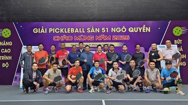 Giải đấu giao lưu Pickleball ch&agrave;o mừng Lễ ra mắt Văn ph&ograve;ng Đại diện khu vực Đồng bằng s&ocirc;ng Hồng diễn ra trong kh&ocirc;ng kh&iacute; s&ocirc;i nổi, đo&agrave;n kết.