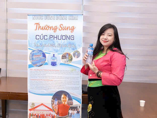 Vhị Đinh Thị Loan &ndash; Gi&aacute;m đốc HTX&nbsp;Sản xuất Thương mại Thường Sung