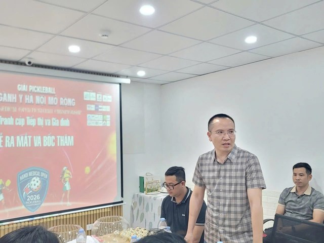 &Ocirc;ng Nguyễn C&ocirc;ng T&acirc;m - Tổng thư k&yacute; Tạp ch&iacute; Tiếp thị v&agrave; Gia đ&igrave;nh ph&aacute;t biểu tại buổi lễ bốc thăm.