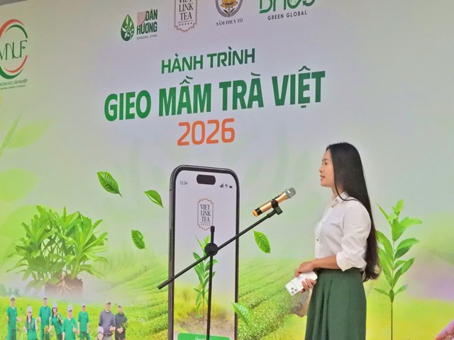 B&agrave; L&acirc;m Diệu Linh - Gi&aacute;m đốc Viet Link Tea, đại diện đơn vị đồng tổ chức chương tr&igrave;nh&nbsp;&ldquo;H&agrave;nh tr&igrave;nh Gieo mầm Tr&agrave; Việt 2026&rdquo;, chia sẻ về mong muốn lan tỏa c&aacute;c gi&aacute; trị của văn h&oacute;a tr&agrave; Việt gắn với lối sống xanh v&agrave; sự kết nối bền vững giữa con người với thi&ecirc;n nhi&ecirc;n