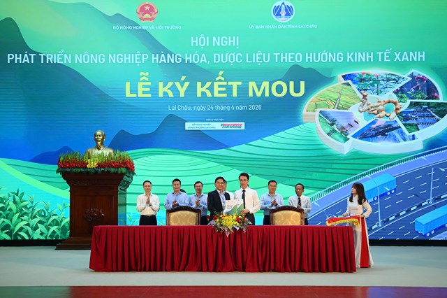 Lễ K&yacute; kết c&aacute;c Bi&ecirc;n bản ghi nhớ, hợp t&aacute;c đầu tư giữa l&atilde;nh đạo UBND tỉnh Lai Ch&acirc;u với Hiệp hội Ch&egrave; Việt Nam
