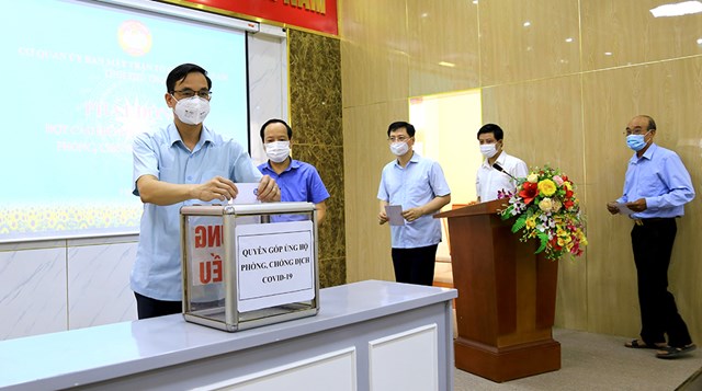 Cơ quan Ủy ban MTTQ tỉnh ủng hộ công tác phòng, chống dịch COVID - 19.