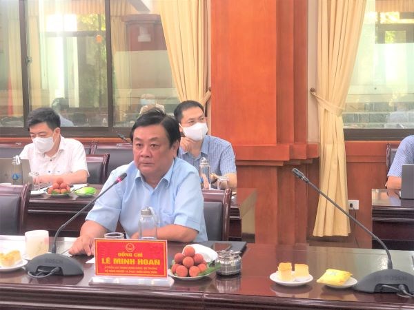 Bộ trưởng L&ecirc; Minh Hoan ph&aacute;t biểu tại cuộc họp