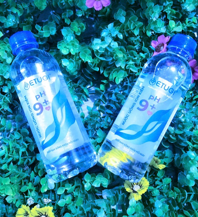 Sản phẩm nước ion kiềm ETUGI pH 9+ được nghi&ecirc;n cứu nhằm bổ sung giải ph&aacute;p nước uống chất lượng cho người ti&ecirc;u d&ugrave;ng.