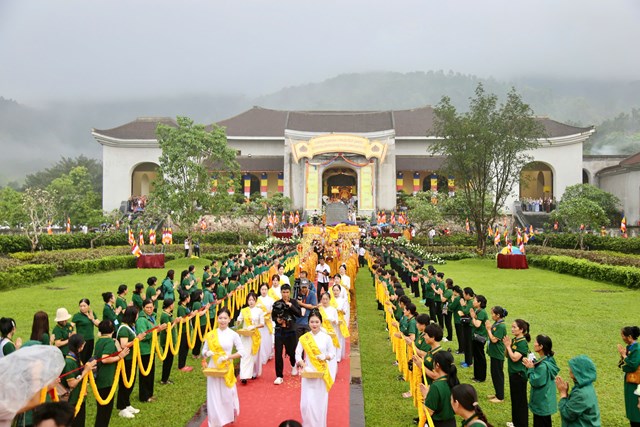 Khu danh thắng Y&ecirc;n Tử đ&atilde; diễn ra nhiều sự kiện t&ocirc;n gi&aacute;o, đặc biệt chuỗi hoạt động cung rước, t&ocirc;n tr&iacute; x&aacute; lợi Đức Phật thời gian qua.
