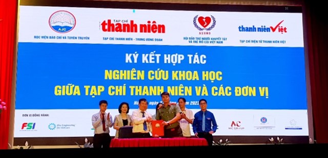 K&yacute; kết hợp t&aacute;c khoa học với c&aacute;c trường