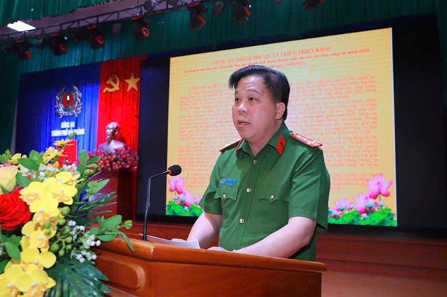 Đại t&aacute; B&ugrave;i Trung Th&agrave;nh, Ph&oacute; Gi&aacute;m đốc CATP triển khai Kế hoạch thực hiện Đợt cao điểm thi đua lập th&agrave;nh t&iacute;ch ho&agrave;n th&agrave;nh c&aacute;c chỉ ti&ecirc;u c&ocirc;ng t&aacute;c năm 2025