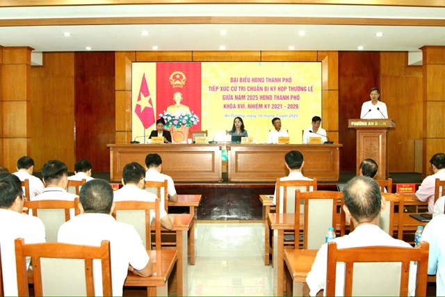 Cử tri ba phường tại Hải Ph&#242;ng g&#243;p &#253; chuẩn bị kỳ họp HĐND th&#224;nh phố - Ảnh 1