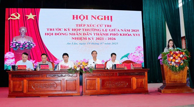 Đại biểu HĐND TP.Hải Ph&#242;ng tiếp x&#250;c cử tri An L&#227;o trước kỳ họp thứ 29 - Ảnh 1