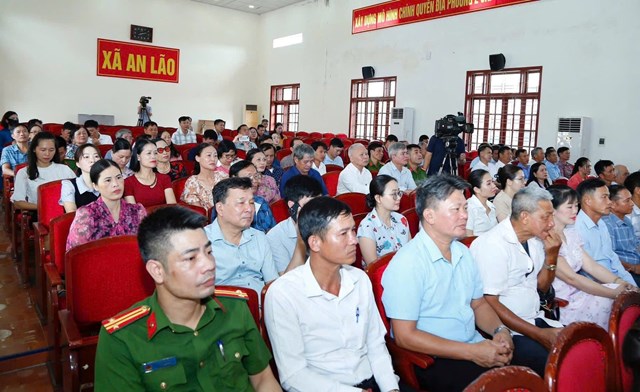 Đại biểu HĐND TP.Hải Ph&#242;ng tiếp x&#250;c cử tri An L&#227;o trước kỳ họp thứ 29 - Ảnh 3