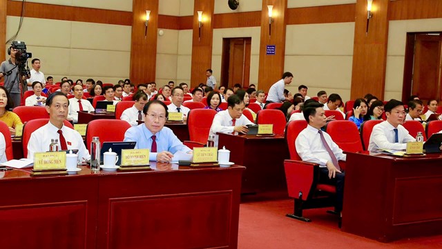 C&aacute;c đại biểu dự phi&ecirc;n khai mạc kỳ họp HĐND TP.