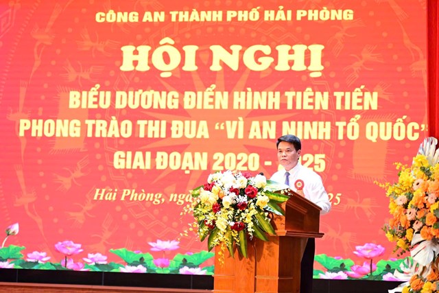 Đồng ch&iacute; L&ecirc; Ngọc Ch&acirc;u &ndash; Ph&oacute; B&iacute; thư Th&agrave;nh ủy, Chủ tịch UBND TP Hải Ph&ograve;ng dự v&agrave; ph&aacute;t biểu chỉ đạo tại hội nghị.
