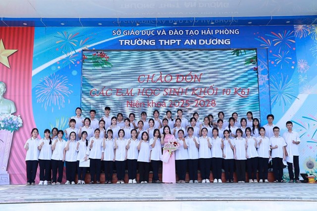 THPT An Dương: Trang trọng, ấm &#225;p ch&#224;o đ&#243;n 953 t&#226;n học sinh Kh&#243;a 61 - Ảnh 1