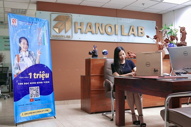 Chị Ho&agrave;ng Lan Hương &ndash; Gi&aacute;m đốc c&ocirc;ng ty Hanoilab chuy&ecirc;n cung cấp laptop nhập khẩu Mỹ