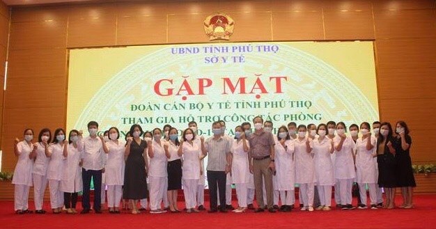 L&atilde;nh đạo tỉnh Ph&uacute; Thọ gặp mặt, động vi&ecirc;n c&aacute;c c&aacute;n bộ y tế của tỉnh l&ecirc;n đường tăng cường cho H&agrave; Nội ph&ograve;ng chống dịch Covid-19.