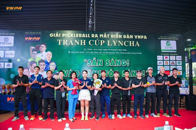 Trọng t&agrave;i v&agrave; tổ Y tế